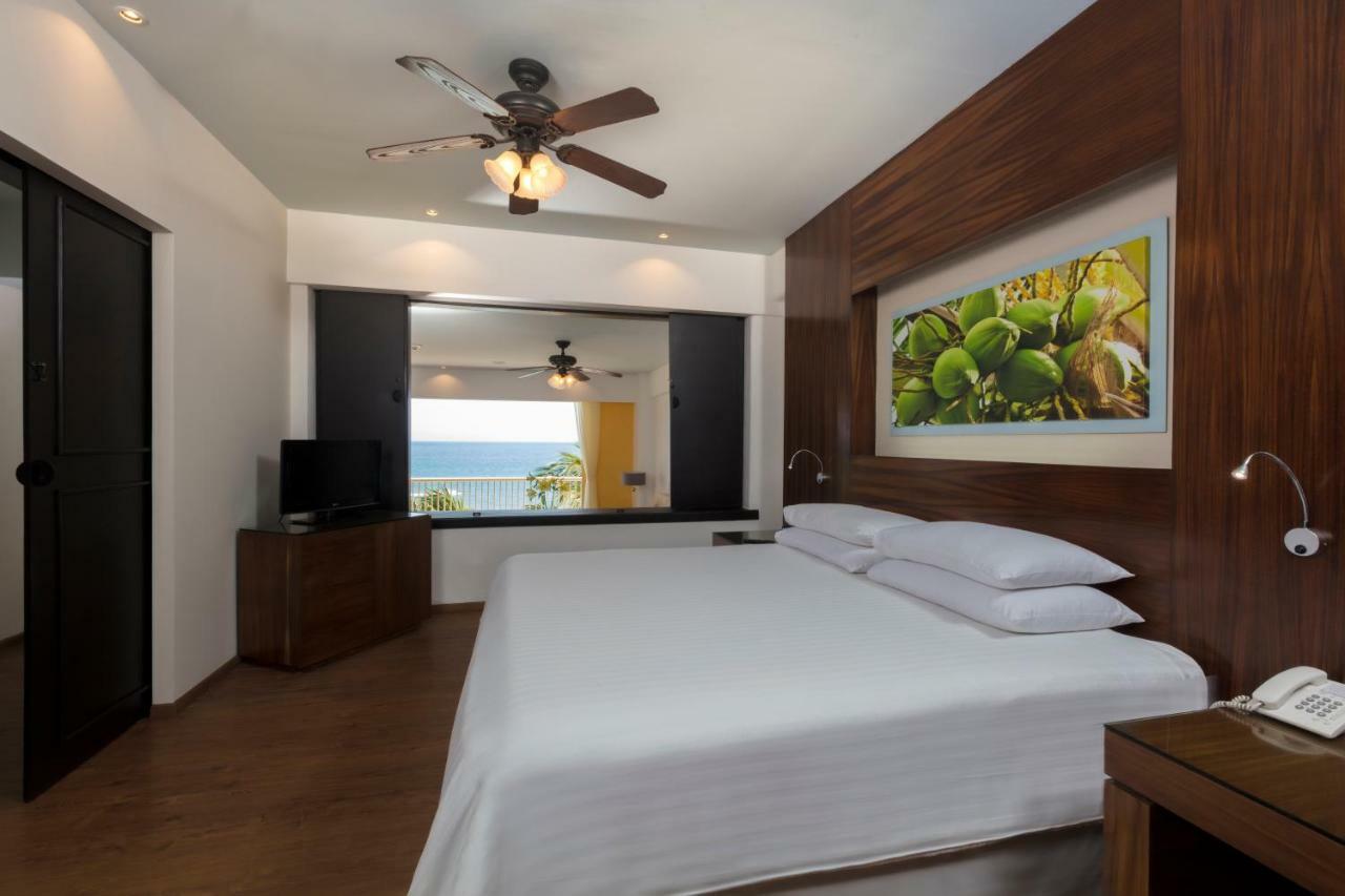 Krystal Grand Nuevo Vallarta Bagian luar foto